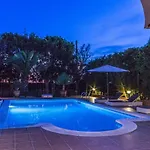Villa Wicker